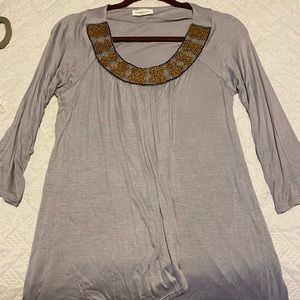 Monroe & Main blouse grey